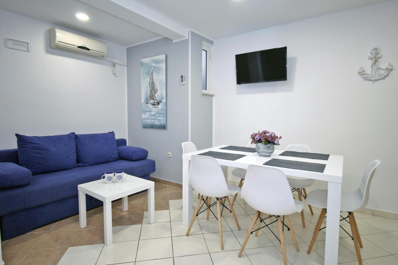 מולונאט Apartments Miovic מראה חיצוני תמונה